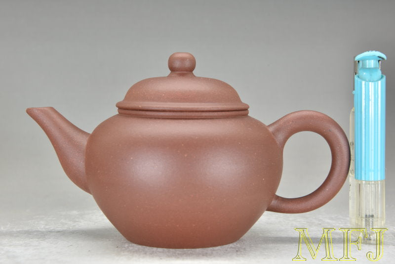 1970年代早期紫砂一廠作品--- 清水泥(18孔)鴿嘴水平(中國宜興、梅雲