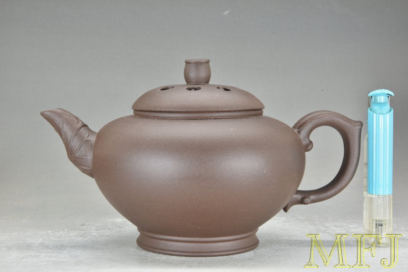 1980年代早期紫砂一廠作品 --- 紫泥(甲子泥)蓮子(中國宜興、秀芽)