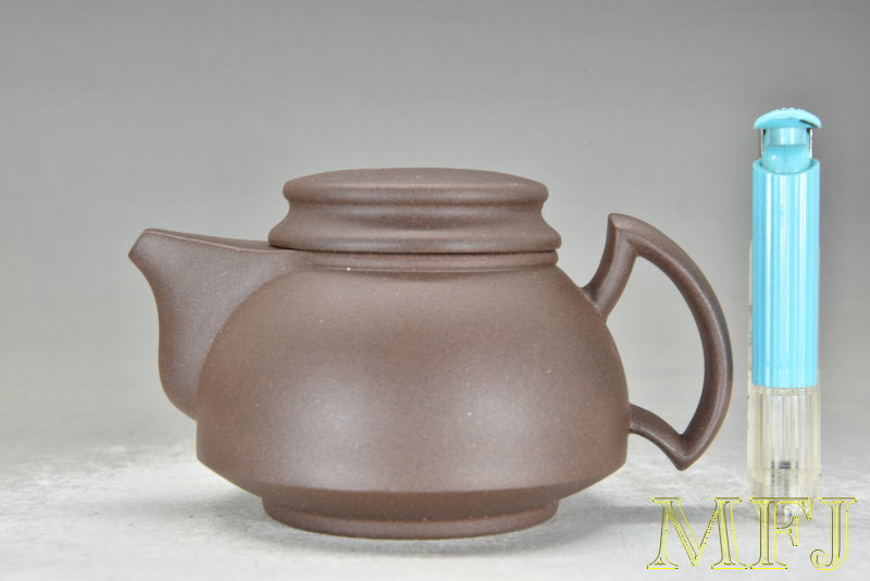 1980年代早期紫砂一廠作品 --- 紫泥(甲子泥)玉泉(陳志華)