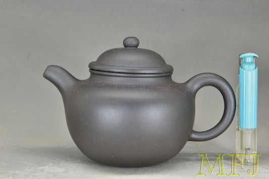 1990年代早期紫砂一廠作品－－黑料大亨掇球(王曉健)
